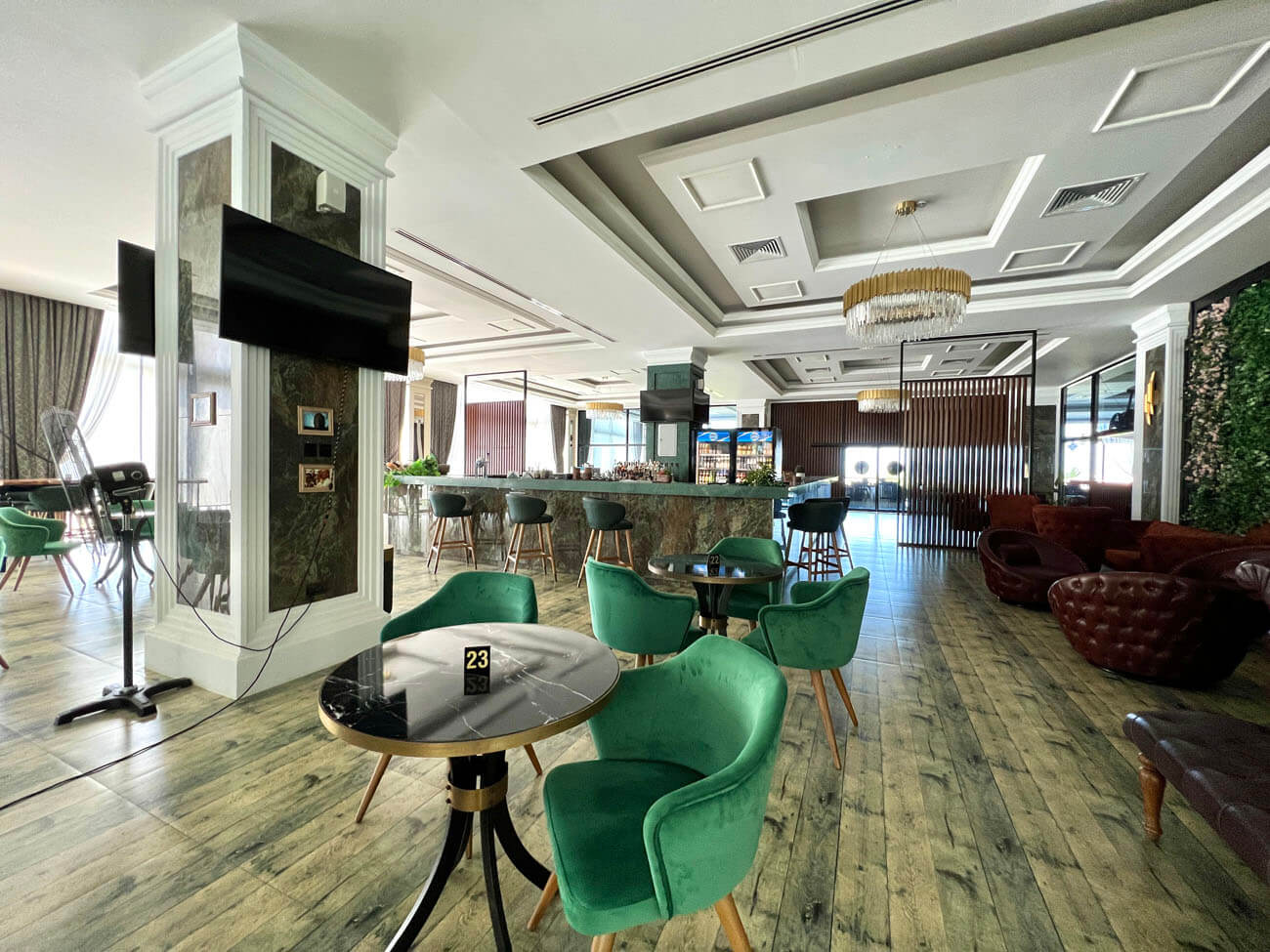 5 mc palace bar sitting kyrenia