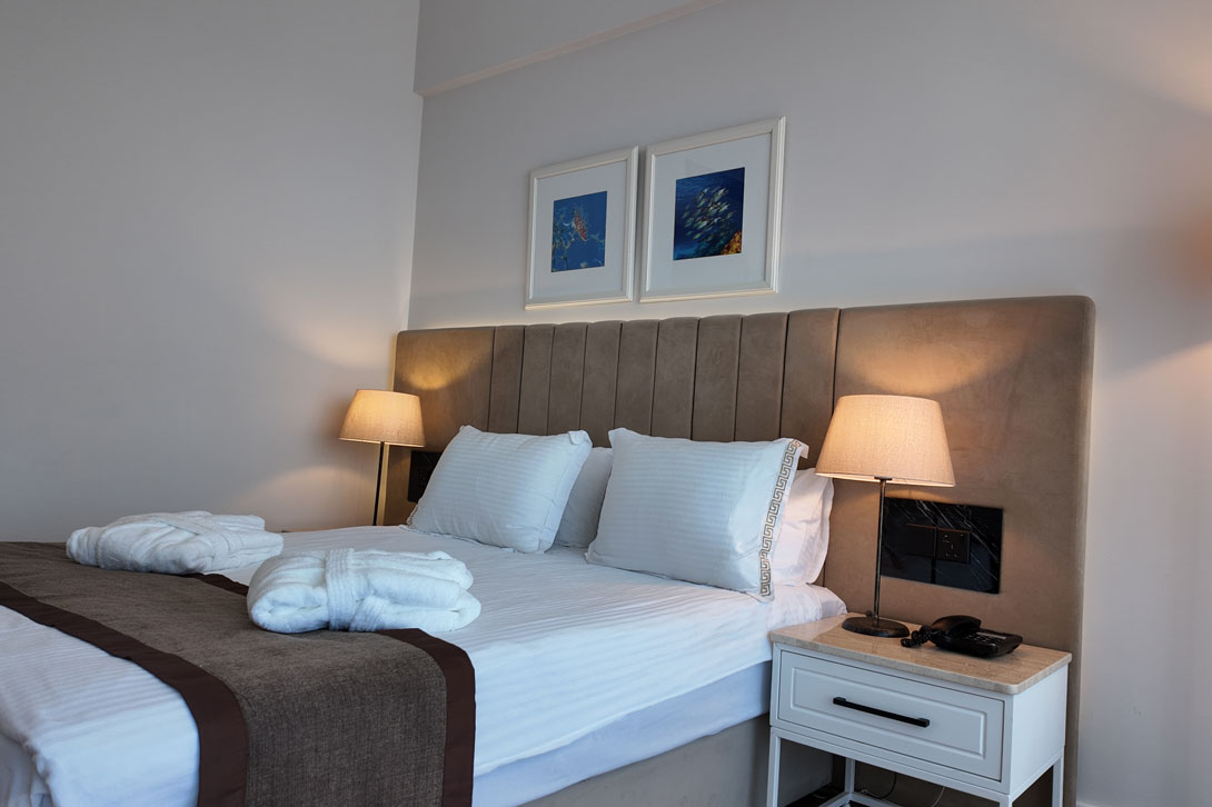 hotel bedroom interior denizkizi hotel kyrenia