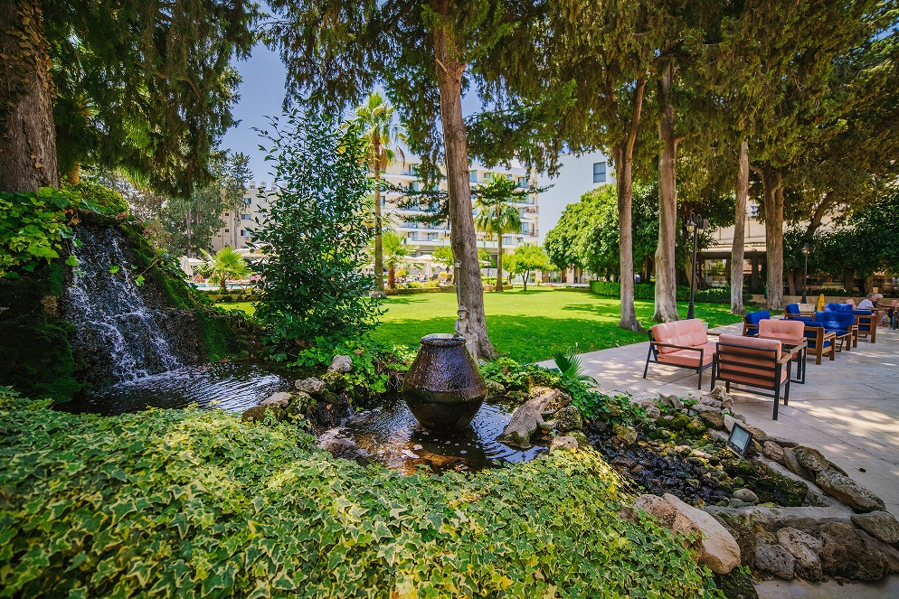 2 outdoor sitting pia bella kyrenia