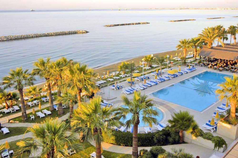 7-palm-beach-hotel-bungalows-larnaca