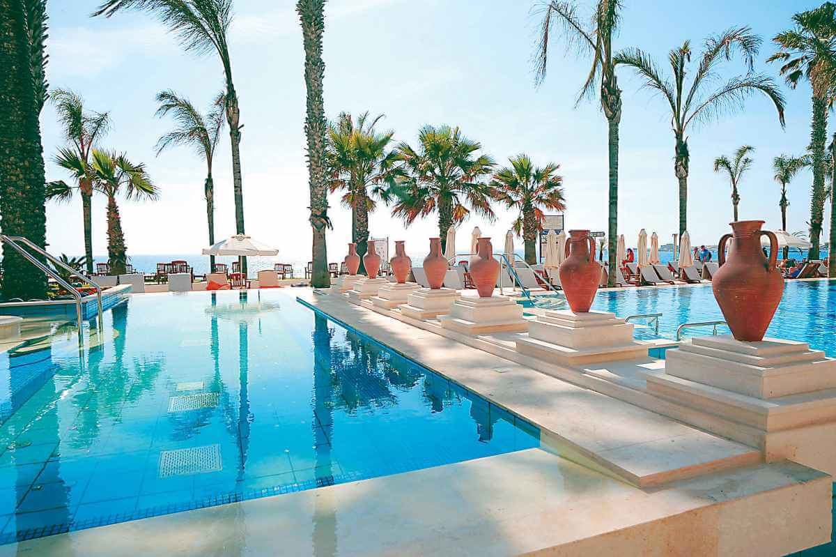 alexander beach hotel pool