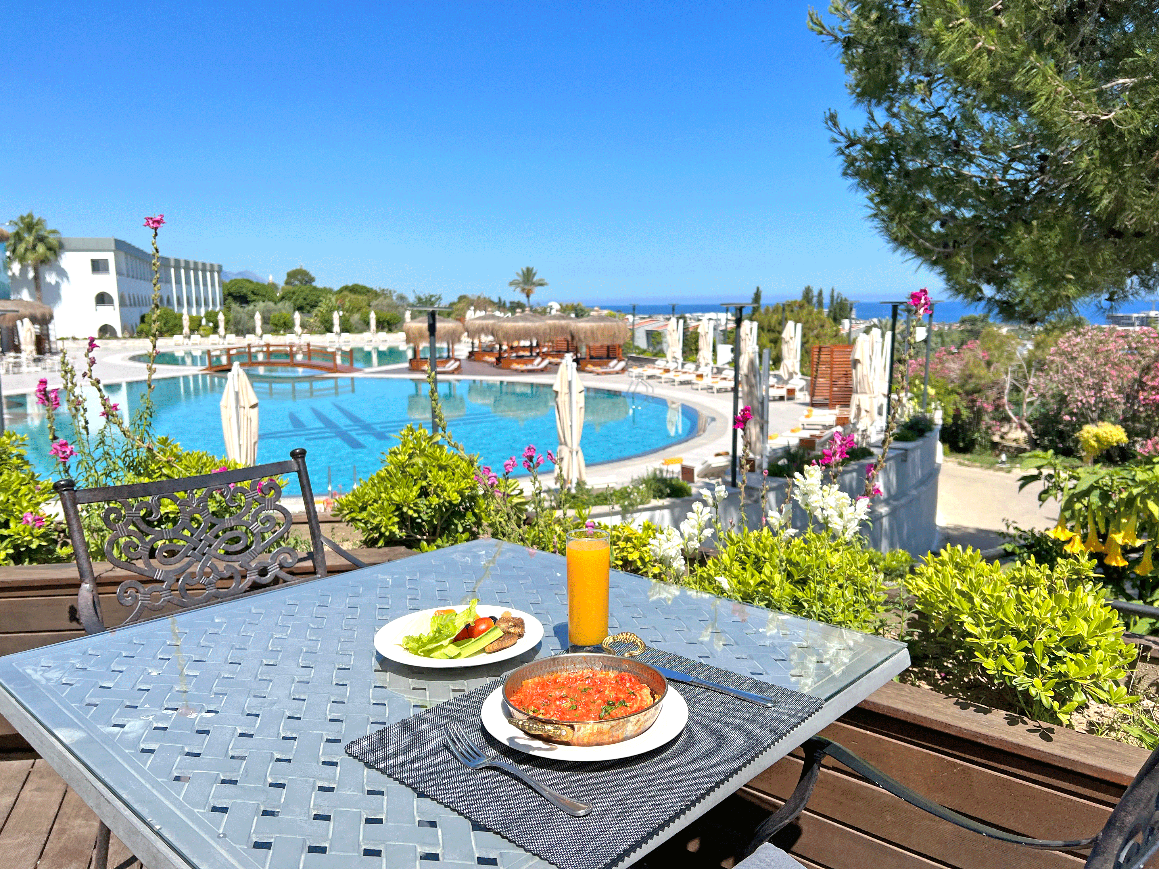 18 chamada prestige restaurant pool view kyrenia
