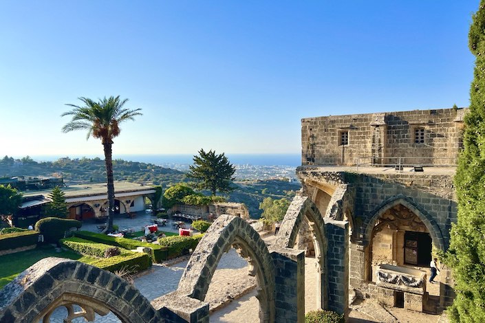 bars-at-bellapais-restaurents-north-cyprus