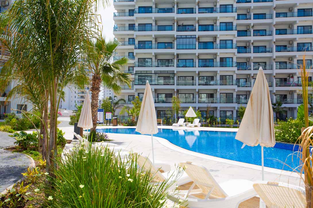 caeser resort pool famagusta