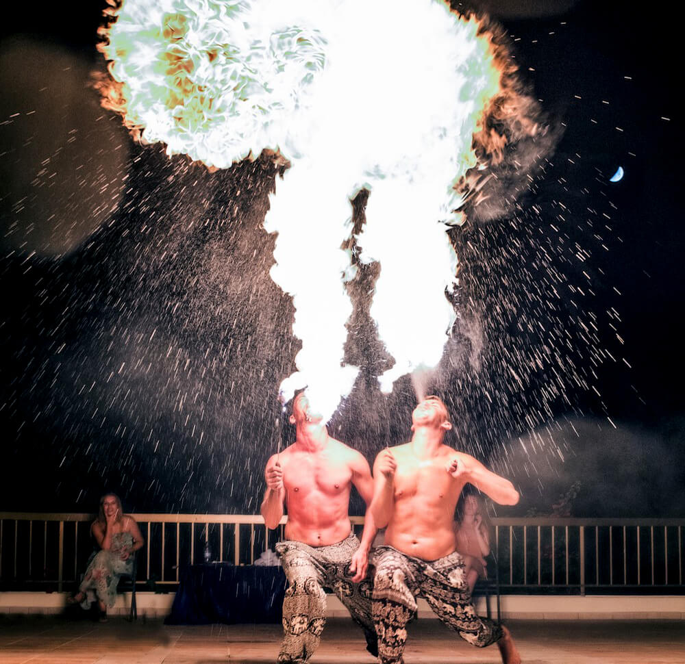 avlida hotel paphos night show