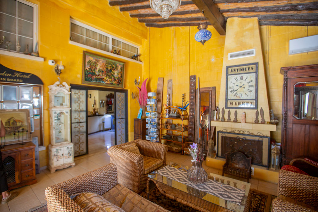 lapida-hotel-sitting-area-kyrenia