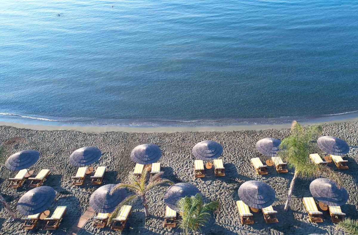 four seasons hotel beach