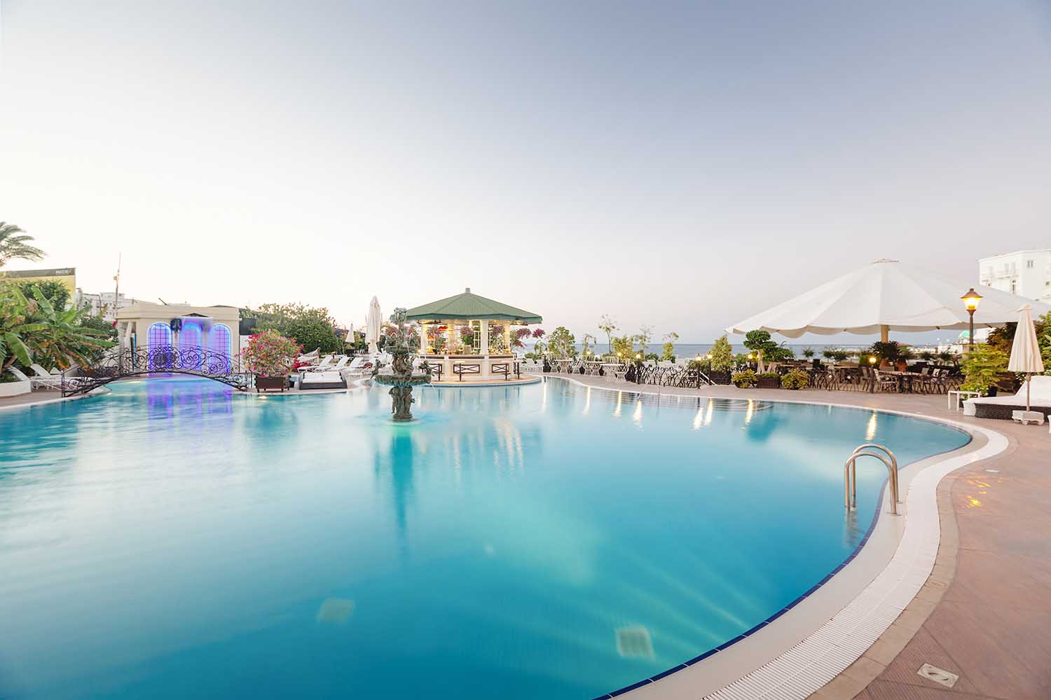 rocks five star hotel pool view