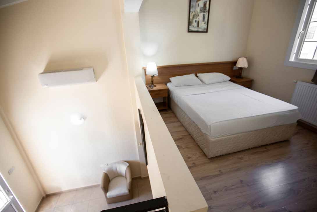 bunglow upstairs bed holiday kyrenia