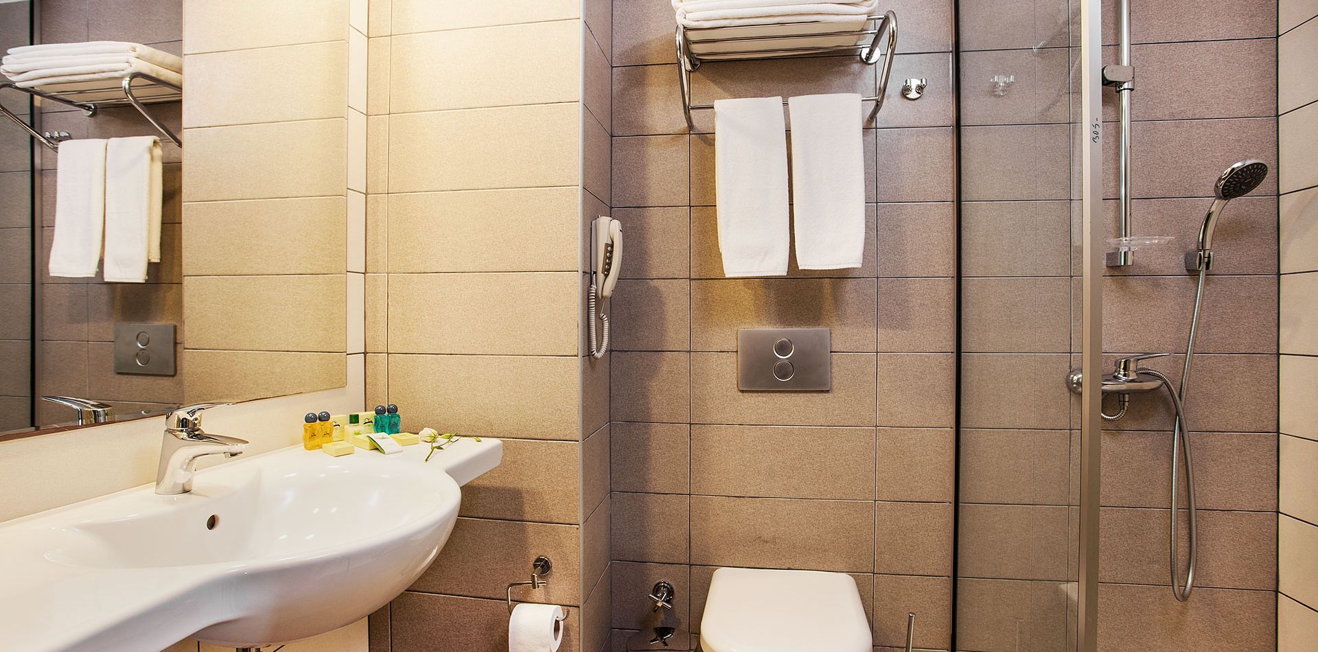 salamis bay conti bathroom