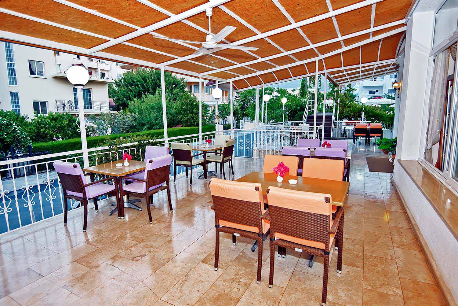 sammys hotel outdoor restaurant