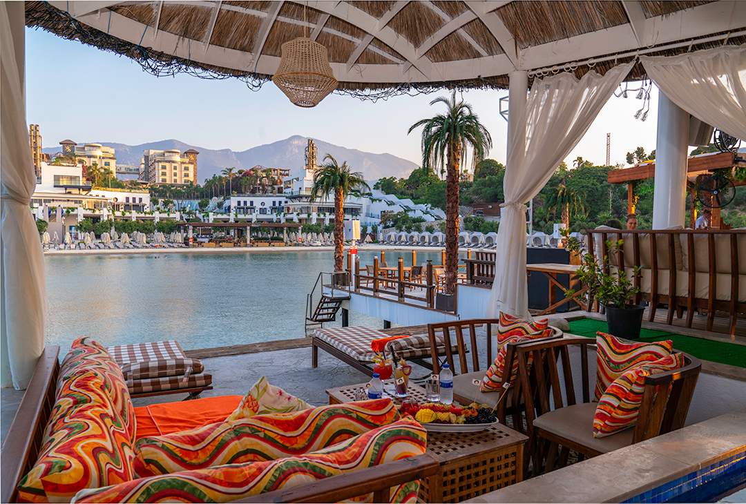 92 cratos hotel cabanas sitting kyrenia