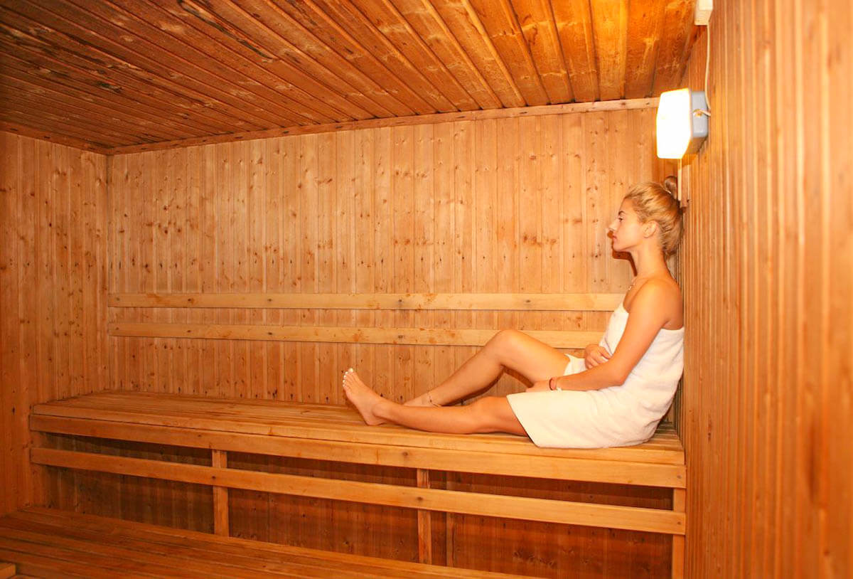 navarria hotel steam room