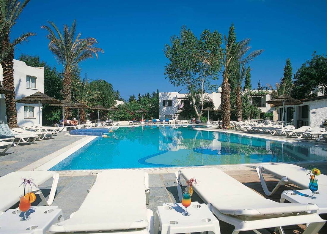 paphos gardens resort swimming pool