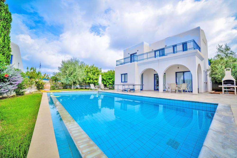 azzuro luxury holiday peyia