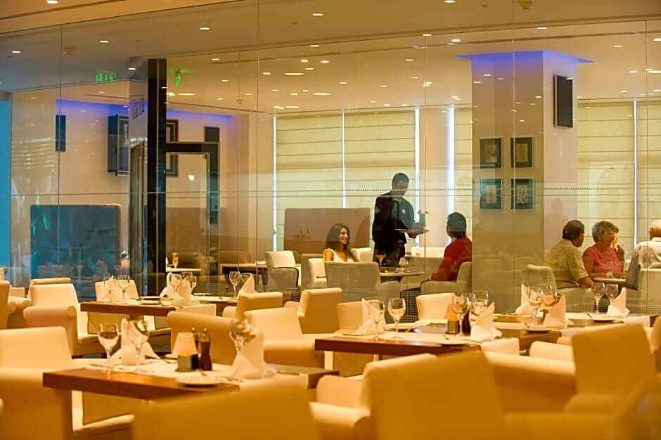 mediterranean beach hotel dining