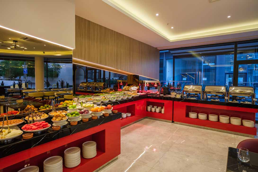 16 caddeminn Buffet famagusta