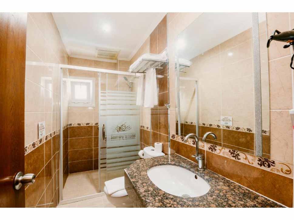hotel bathroom sammys hotel kyrenia