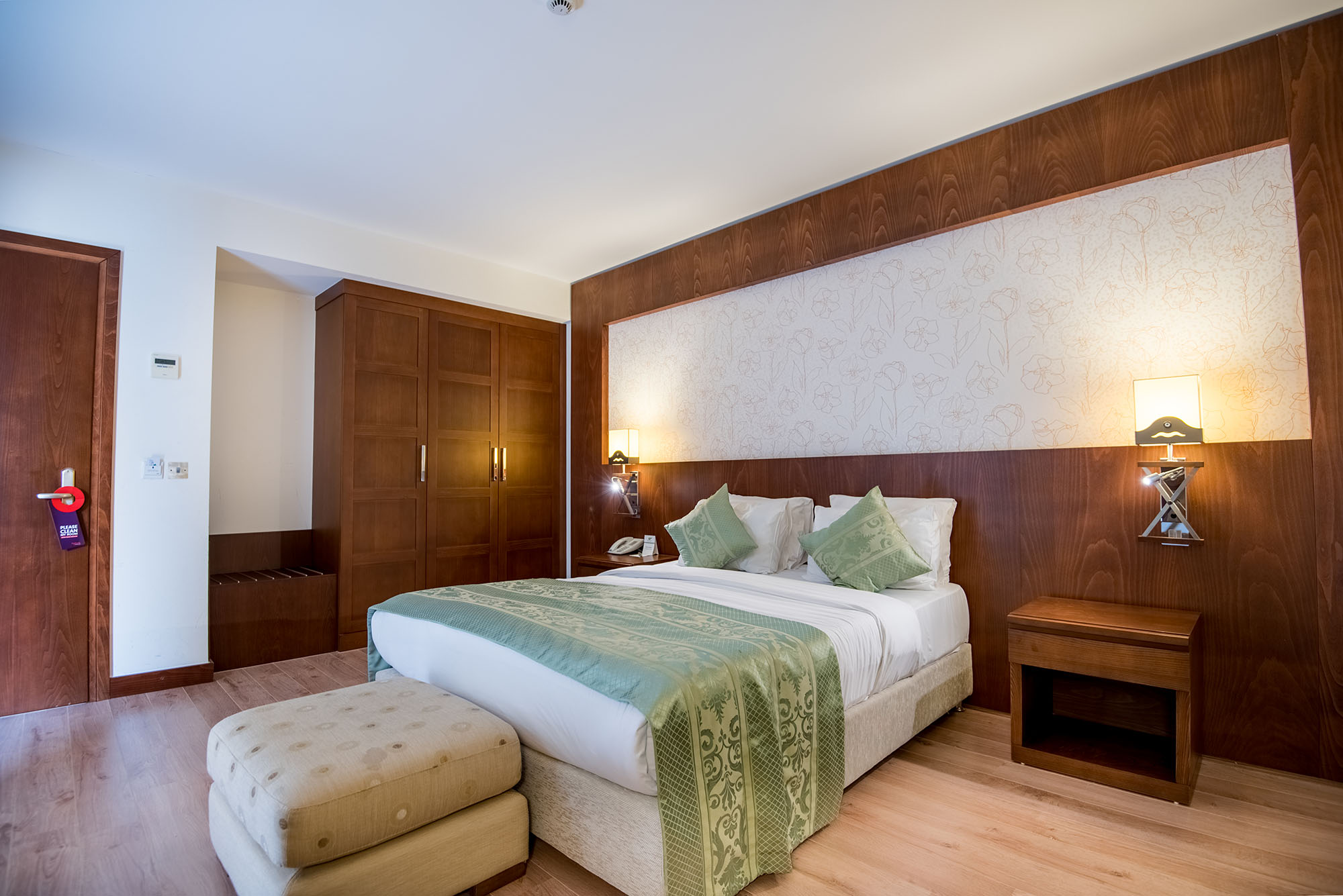 korineum golf residence room view