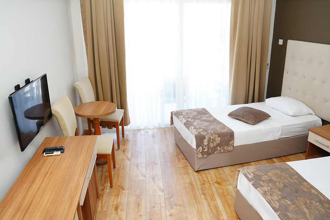 56-sempati-hotel-bedroom-with-balcony-Kyrenia