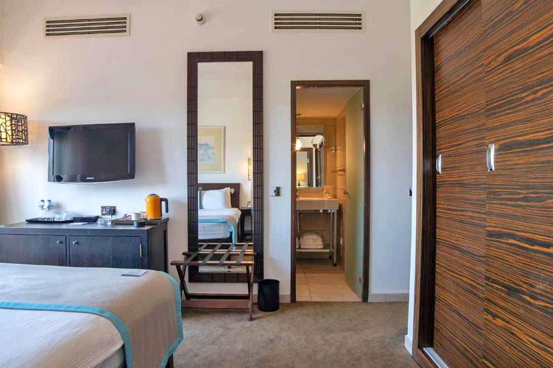 hotel bedroom arkin palm beach