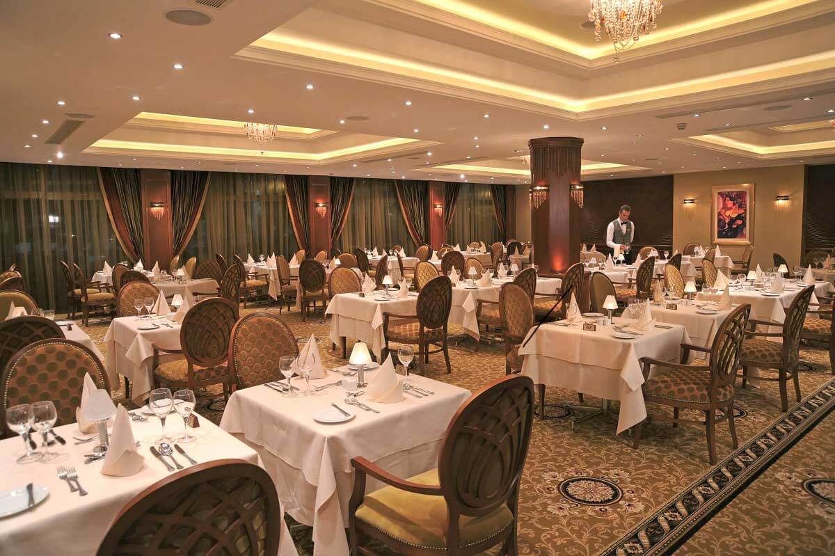 alexander beach hotel restaurant
