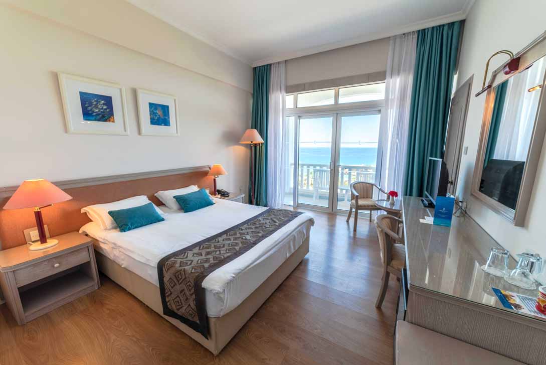 seaview bedroom denizkizi royal-kyrenia