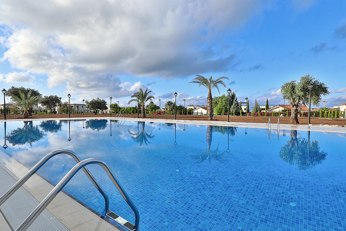 2 mc palace swimming pool