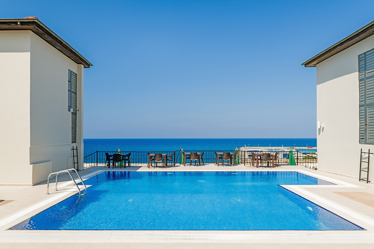 7 olivia palm outdoor pool