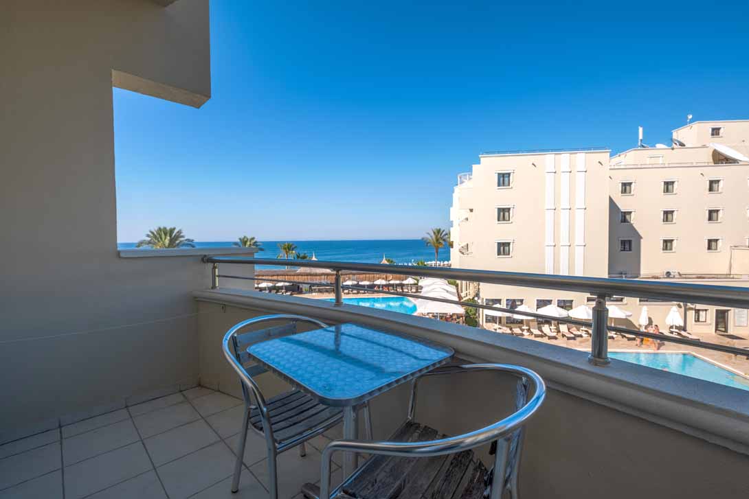 premium terrace vuni palace kyrenia
