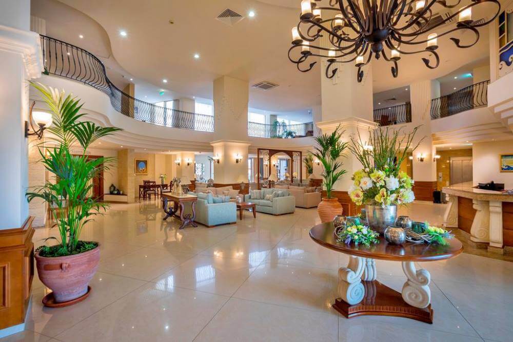 aquamare beach dinings paphos