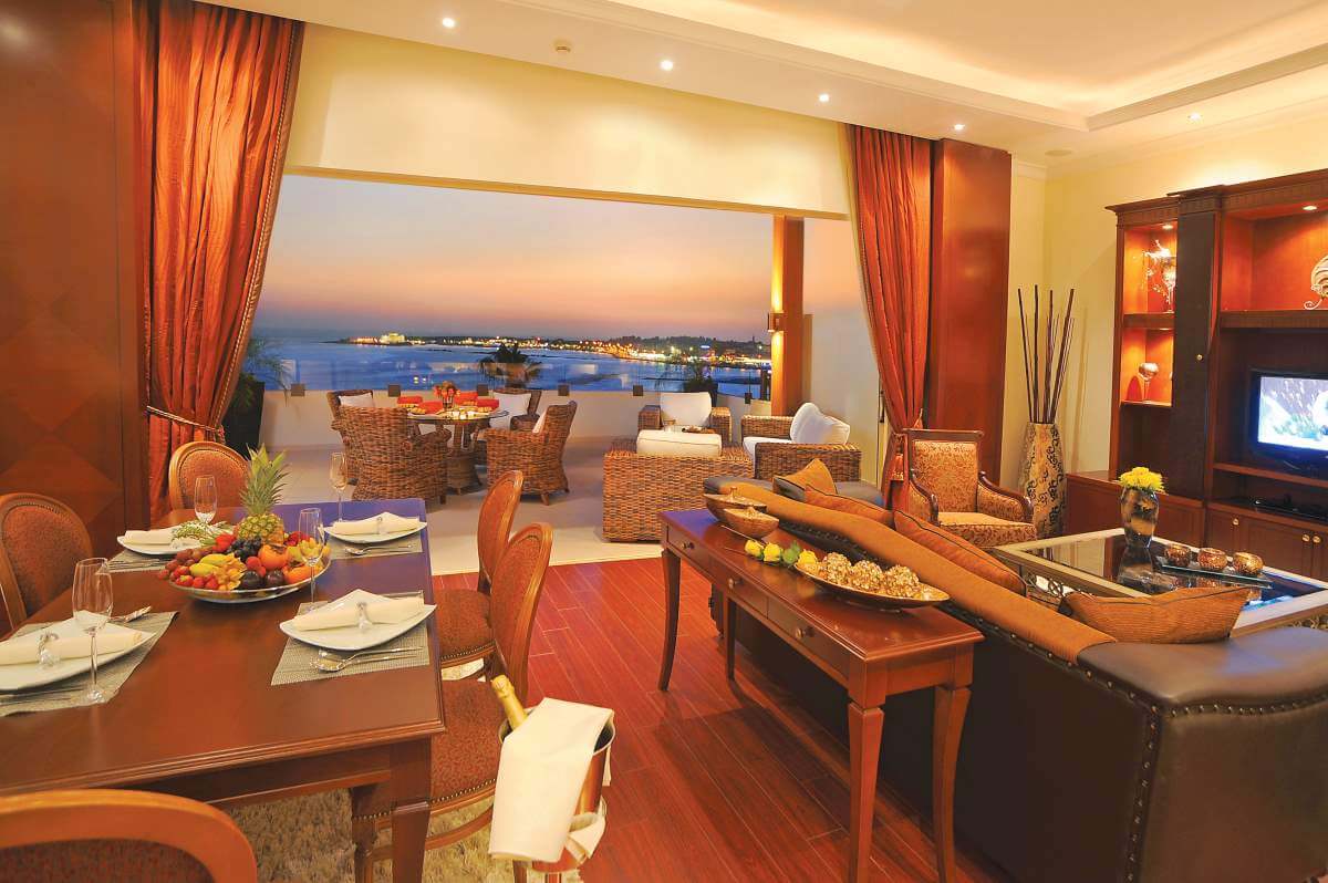 alexander beach hotel suite room