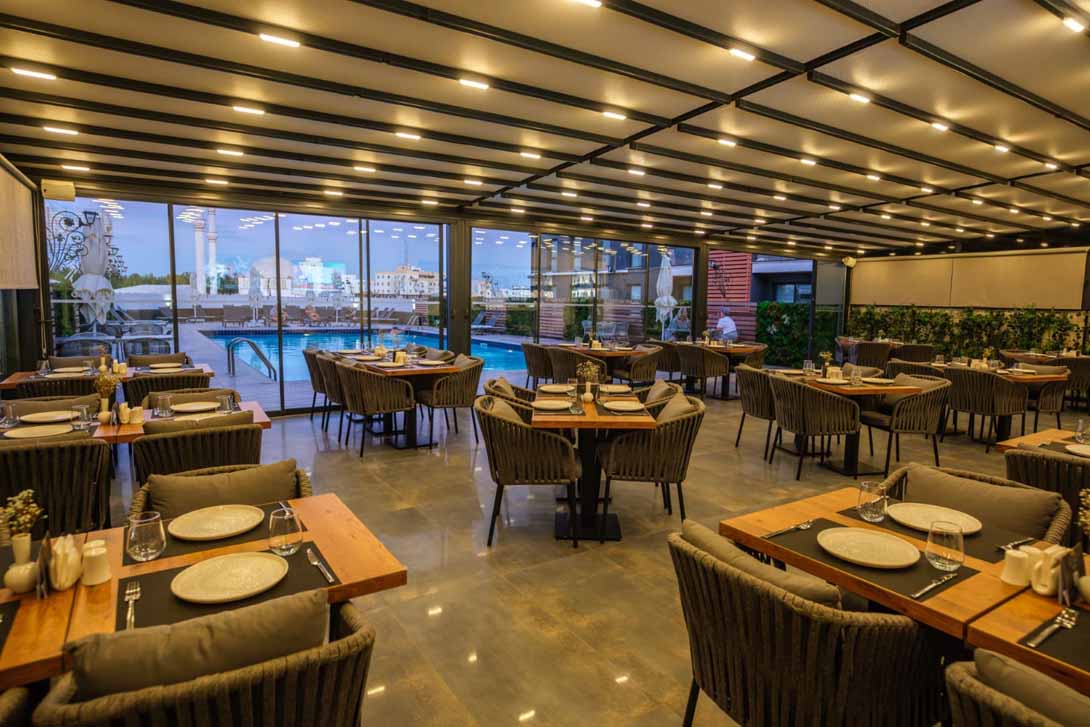 14 caddeminn Dining area famagusta