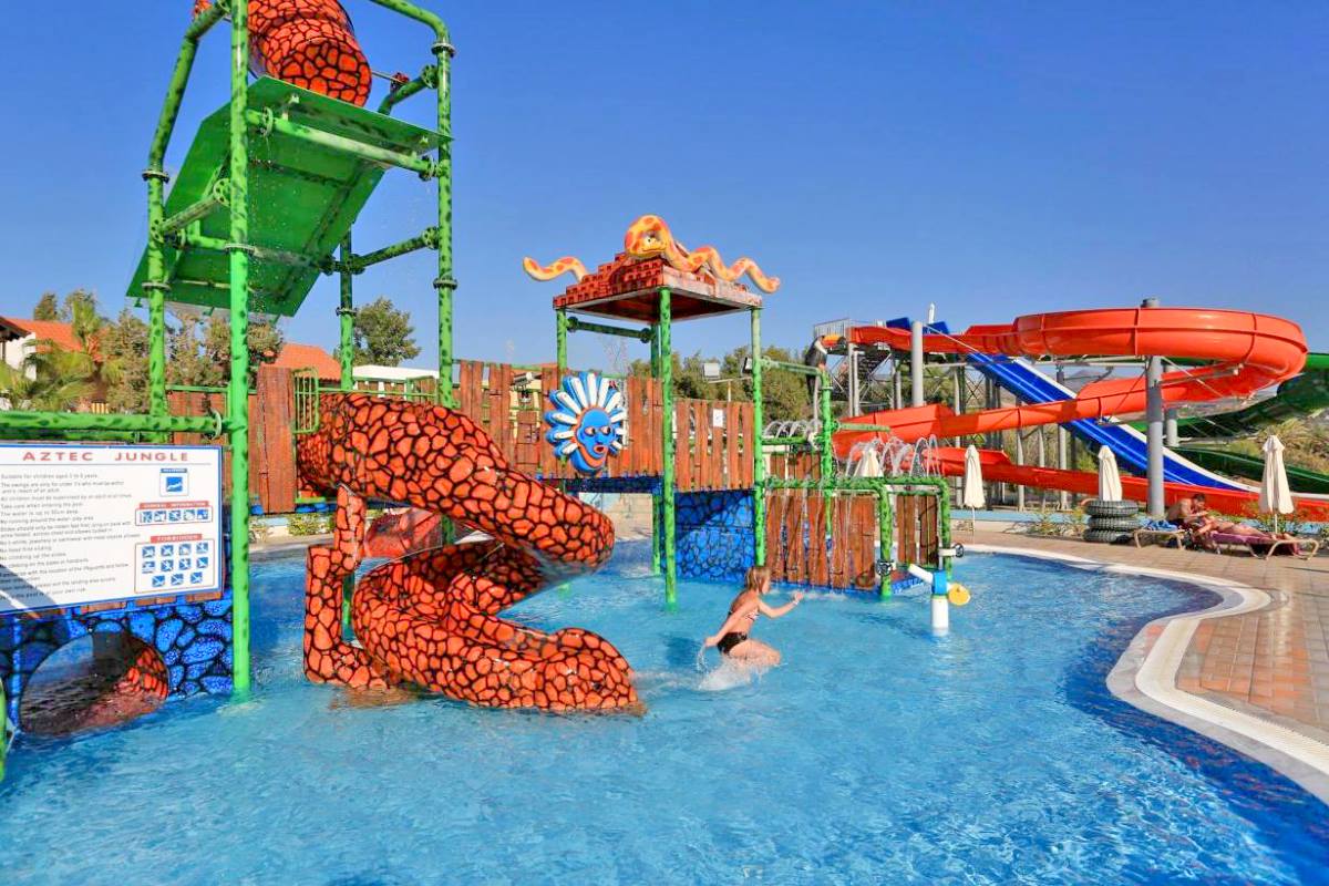 aqua sol holiday village