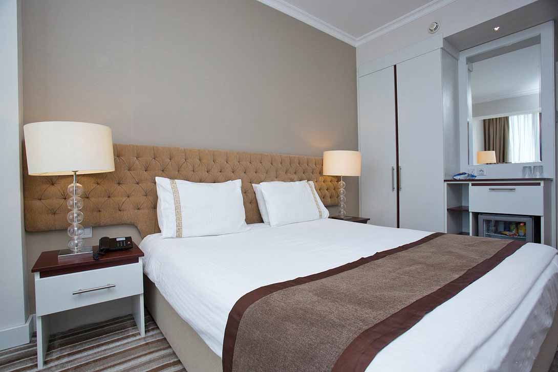 hotel bedroom denizkizi hotel  kyrenia