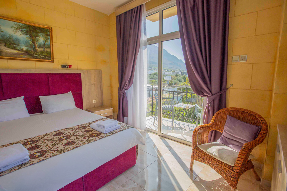 hotel-room-bedroom-lapida-hotel