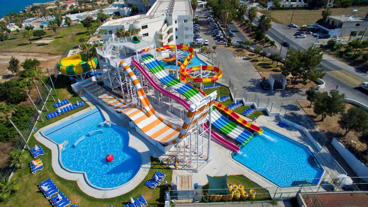 leonardo laura beach aqua park