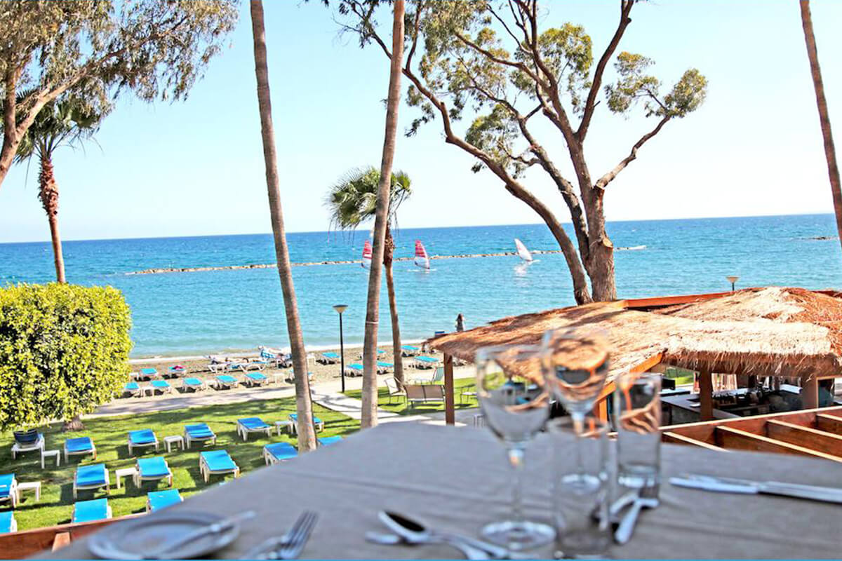 25-Poseidonia Beach Hotel Restaurant View