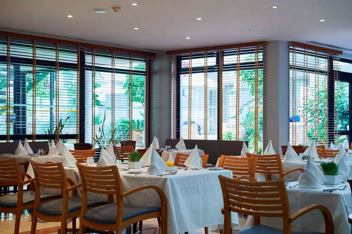 louis pedra beach restaurant