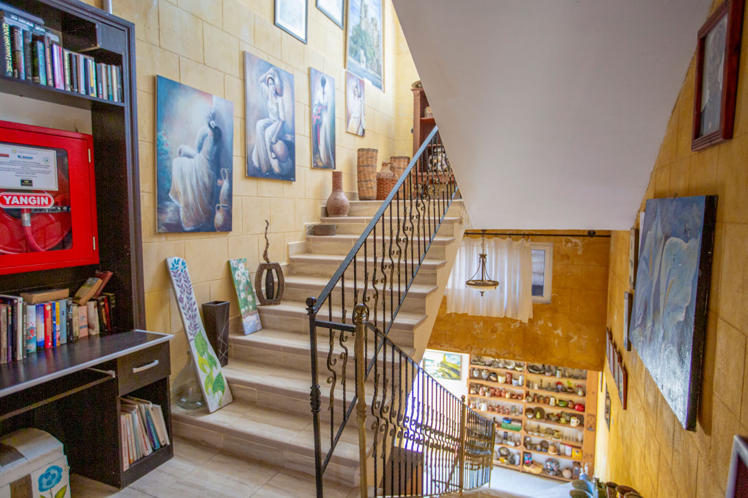 lapida-hotel-stairs-kyrenia