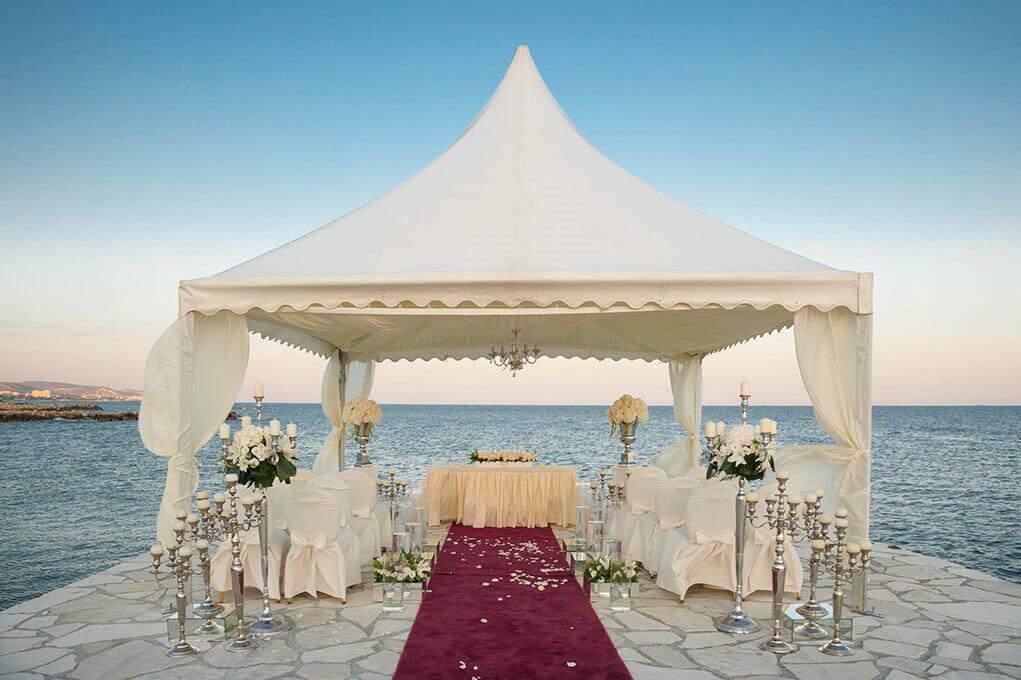 four seasons wedding pier
