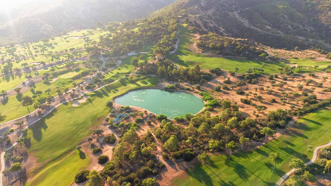 korineum golf lake view