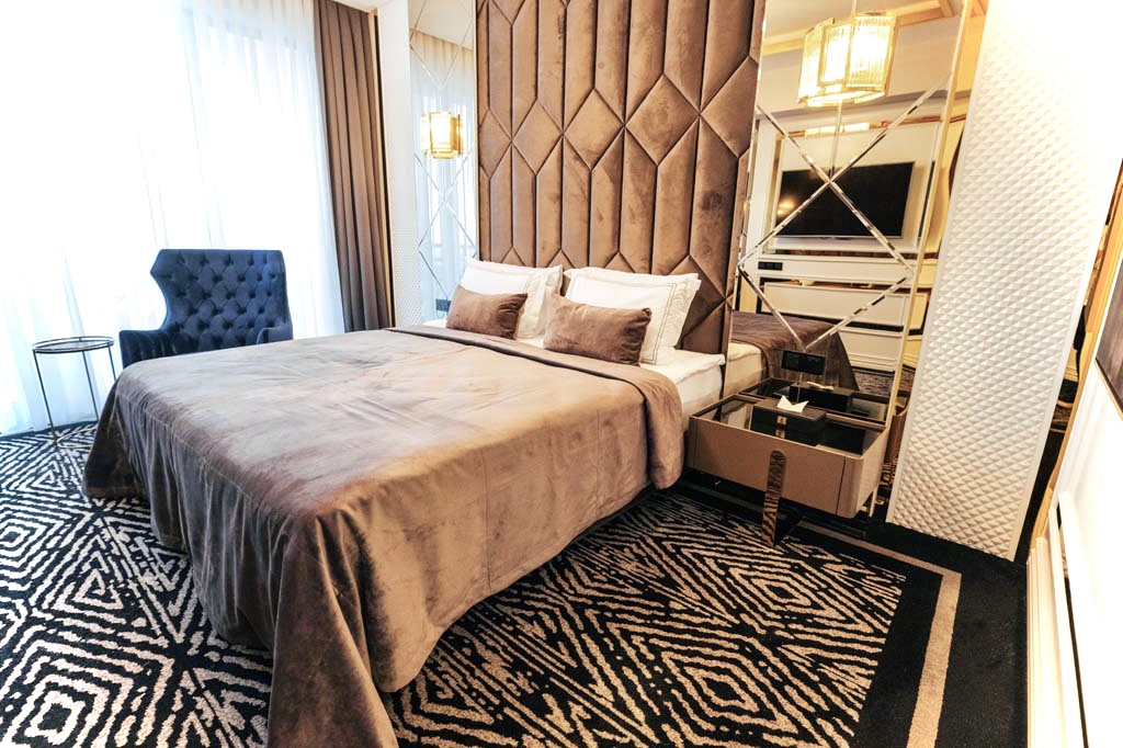 deluxe room interior