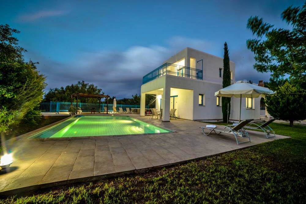 azzuro luxury holiday outdoor by night