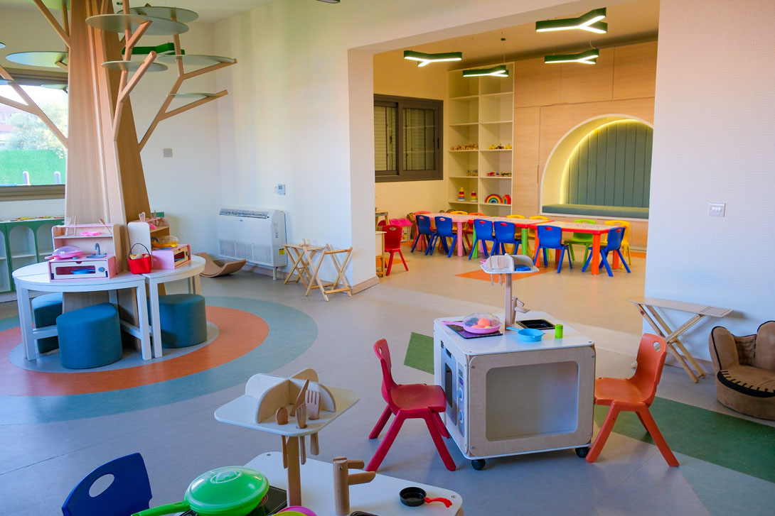83 arkin iskele kids sitting famagusta