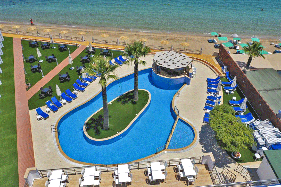 Swimming Pool with a View!