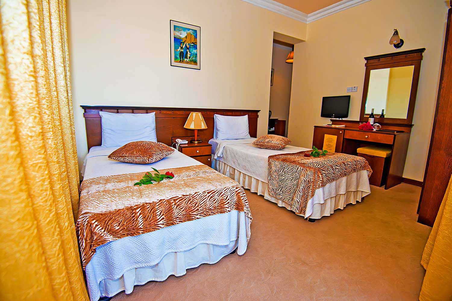sammys hotel room