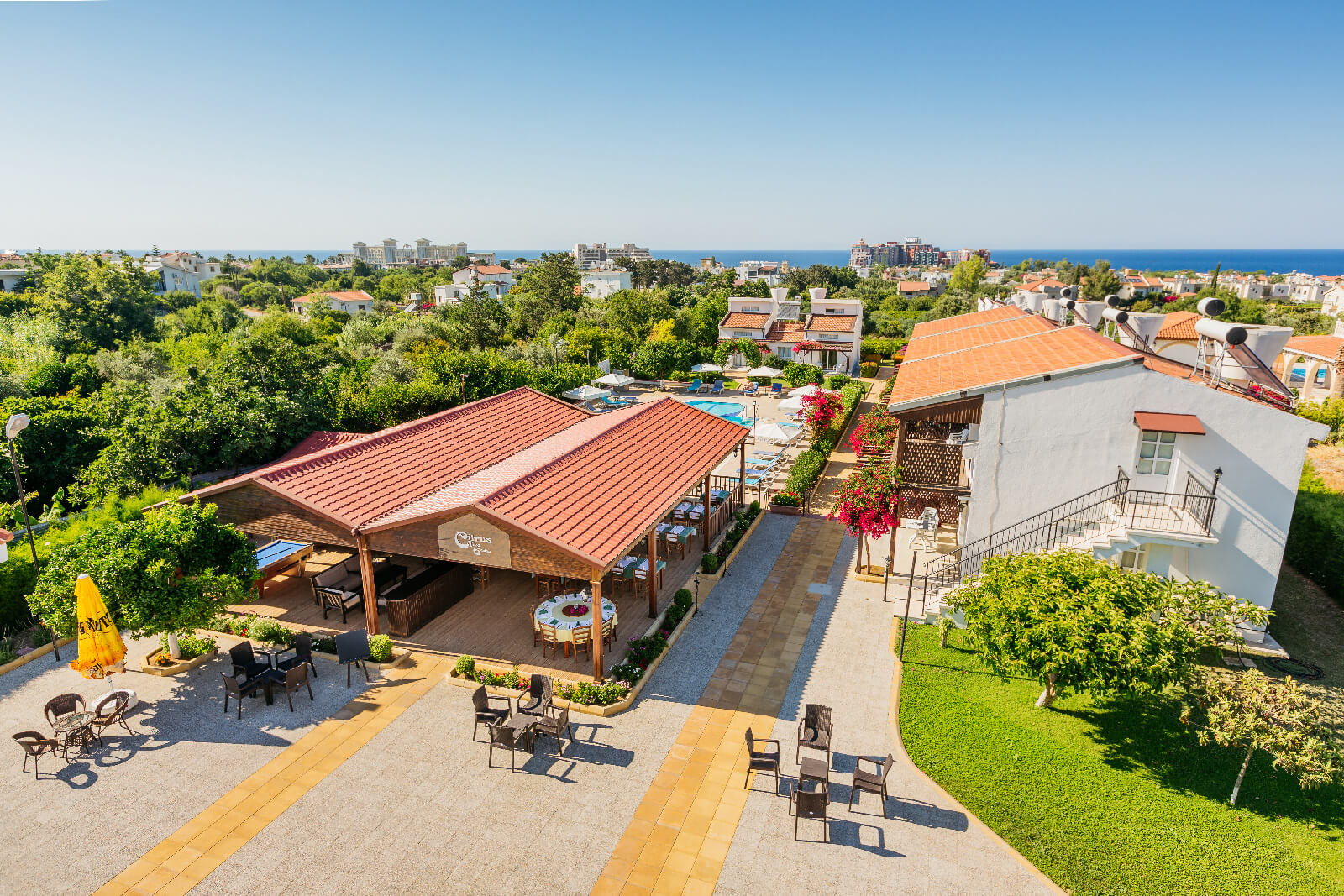 9 citrus gardens daining area kyrenia