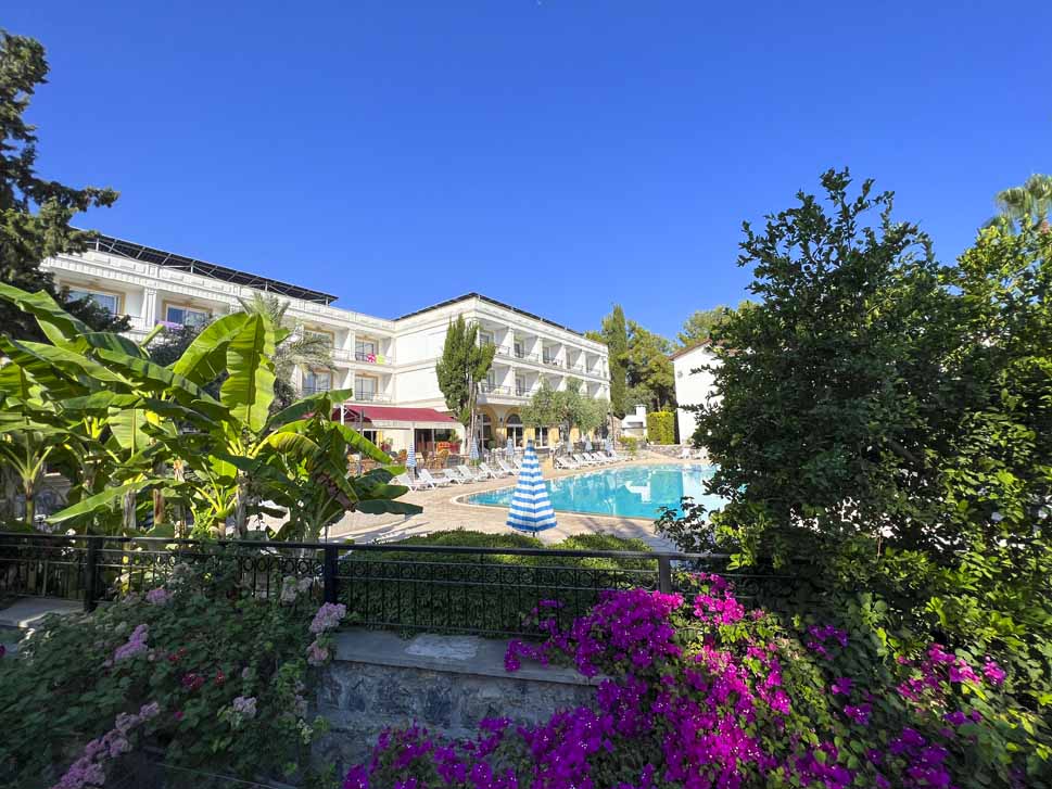 5 altinkaya pool with garden view kyrenia