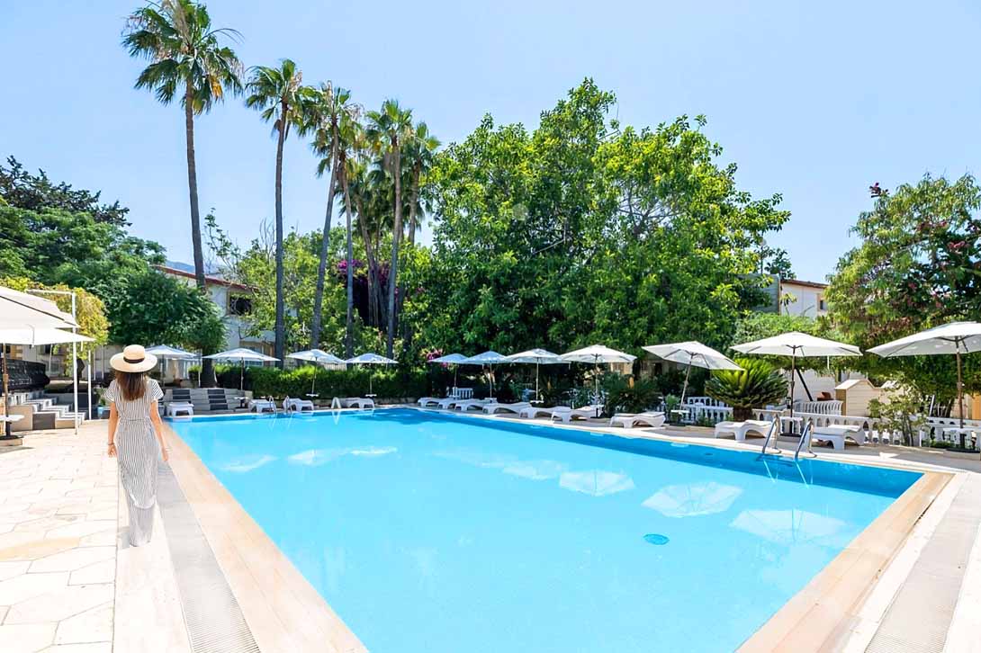 Riverside Garden Resort Swimming Pool